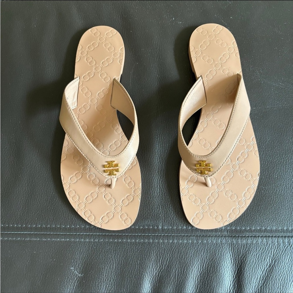 Tory Burch leather Monroe thong sandals size 7